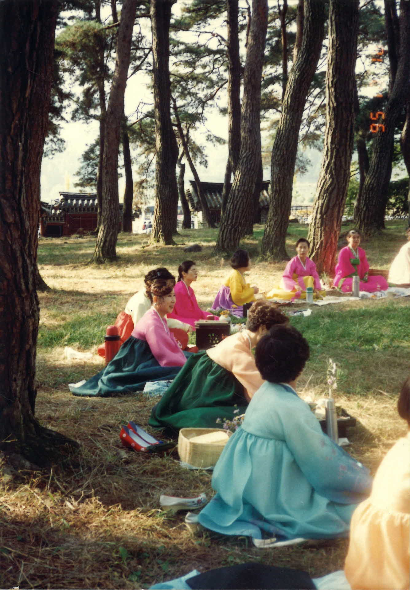 95년 무아다회-행사광경, 일부, 한복녀, 앉아서