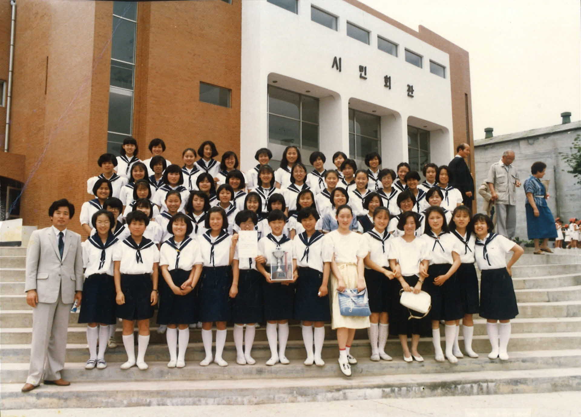 영주여중 합창단 단체사진