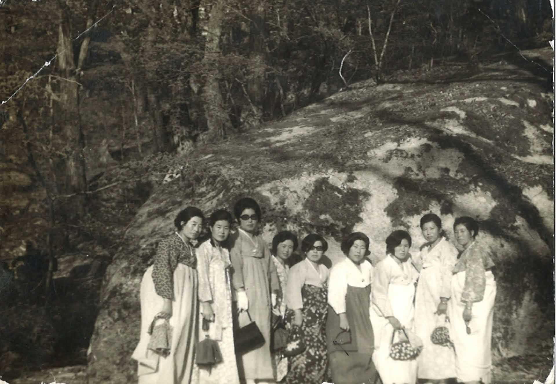 소수서원 단체1-바위배경