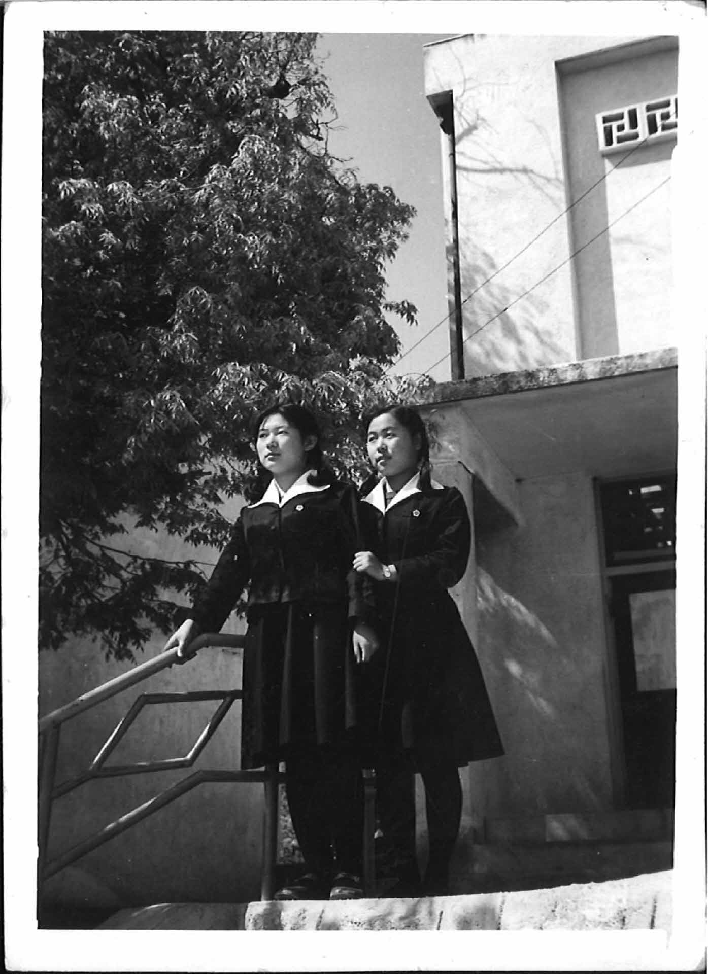 영주여고(박외순씨 장녀와 친구)