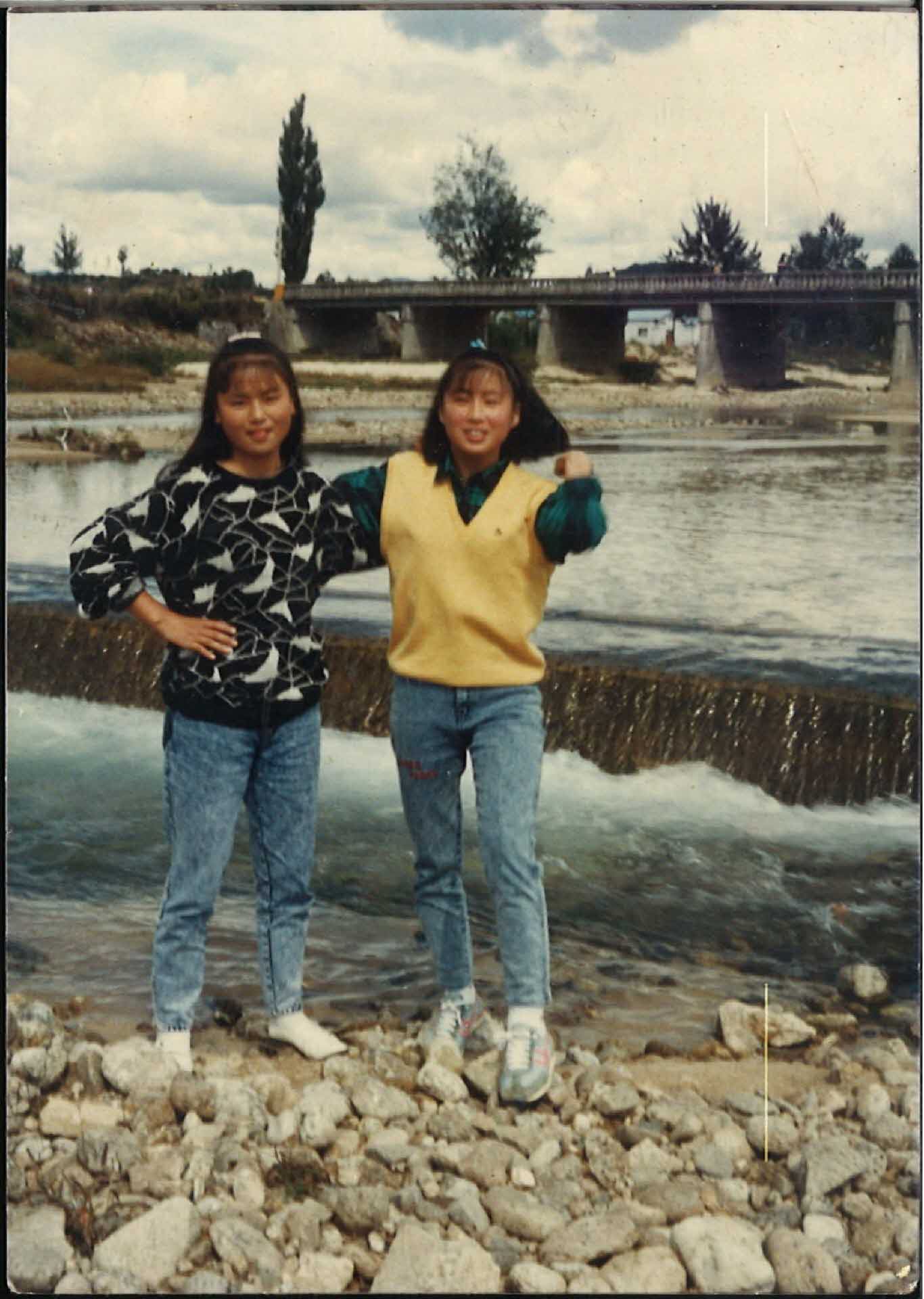 서천변-여학생2