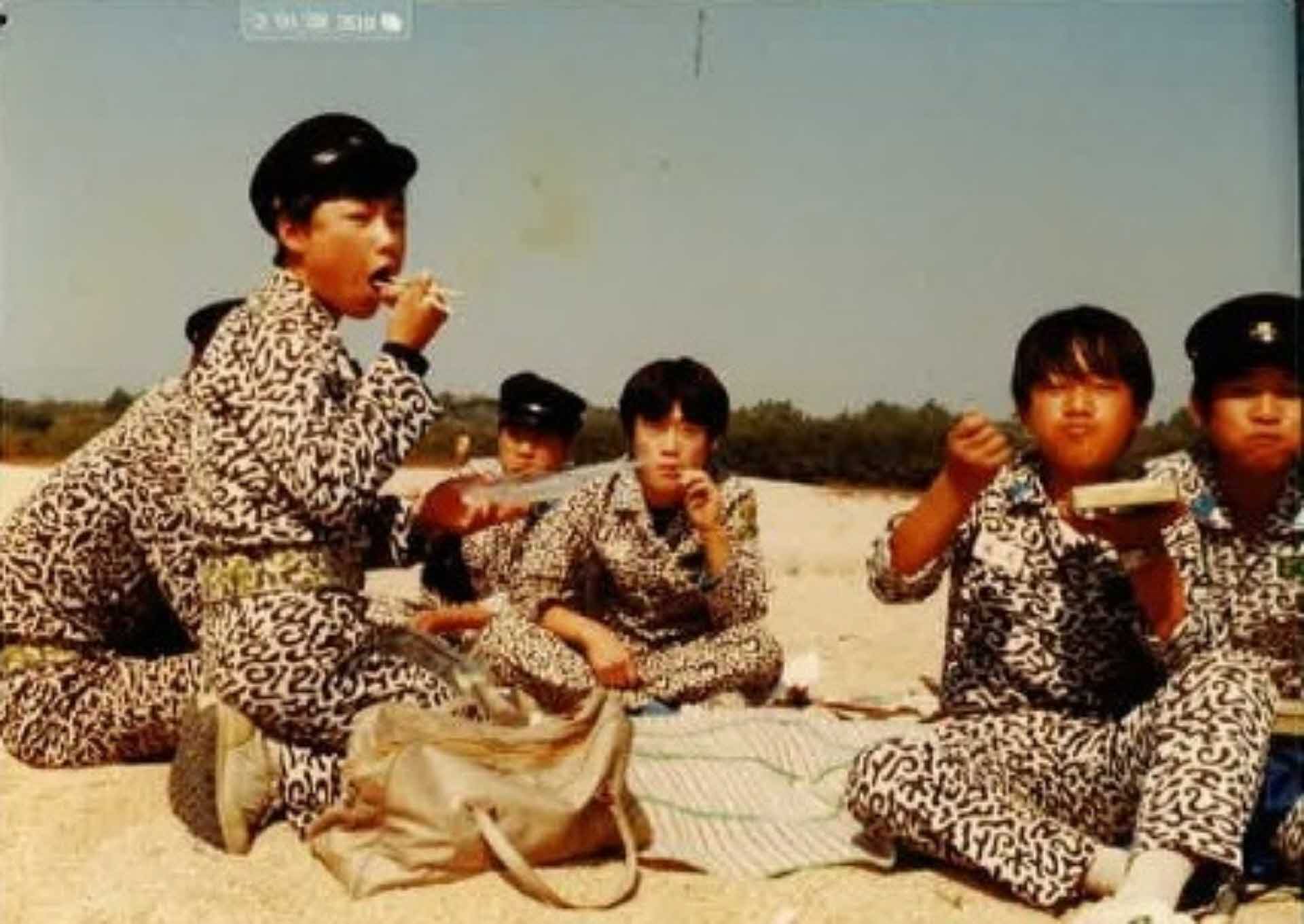 가을소풍, 교련복 사진