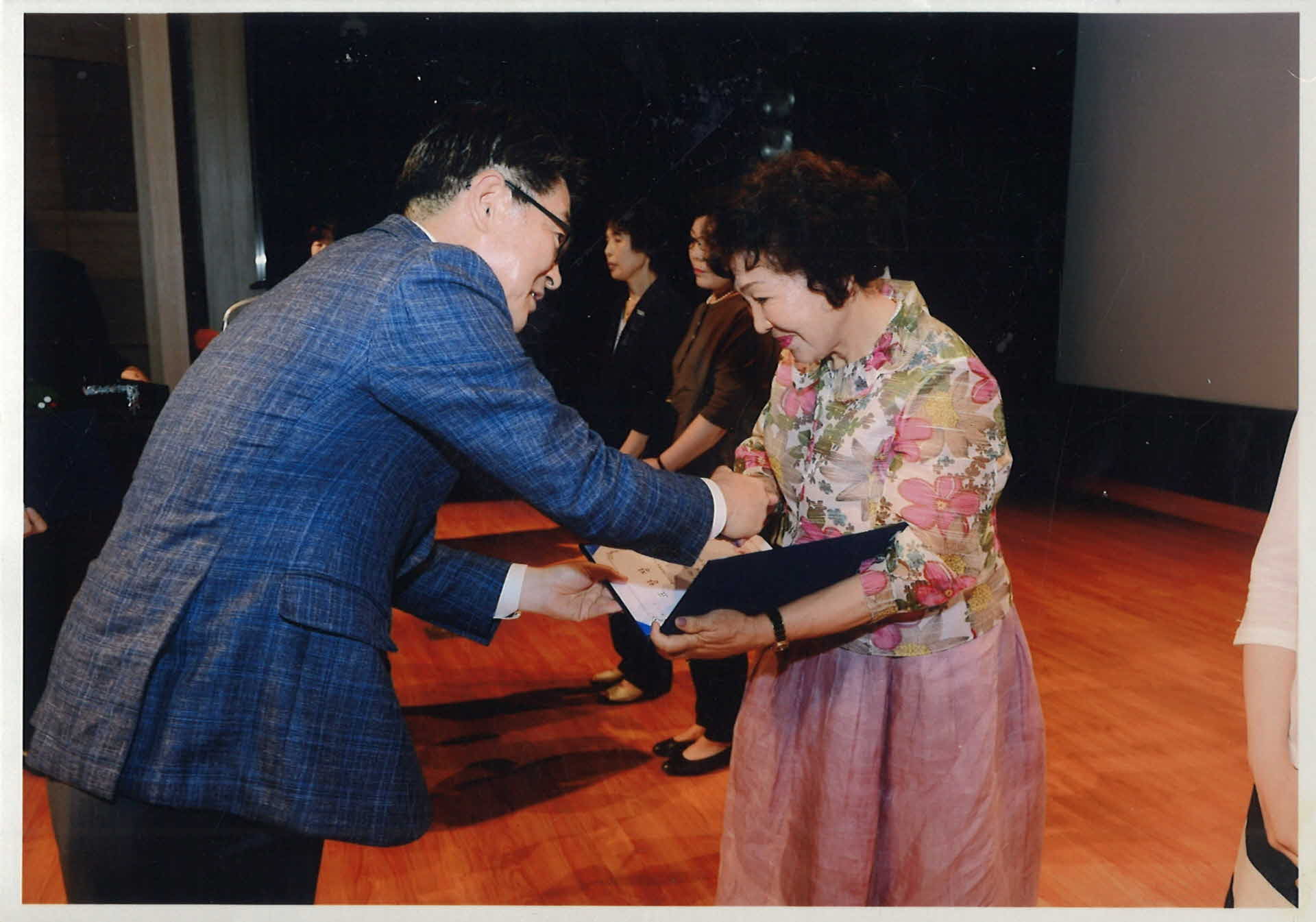 시장님 상장 수여 사진