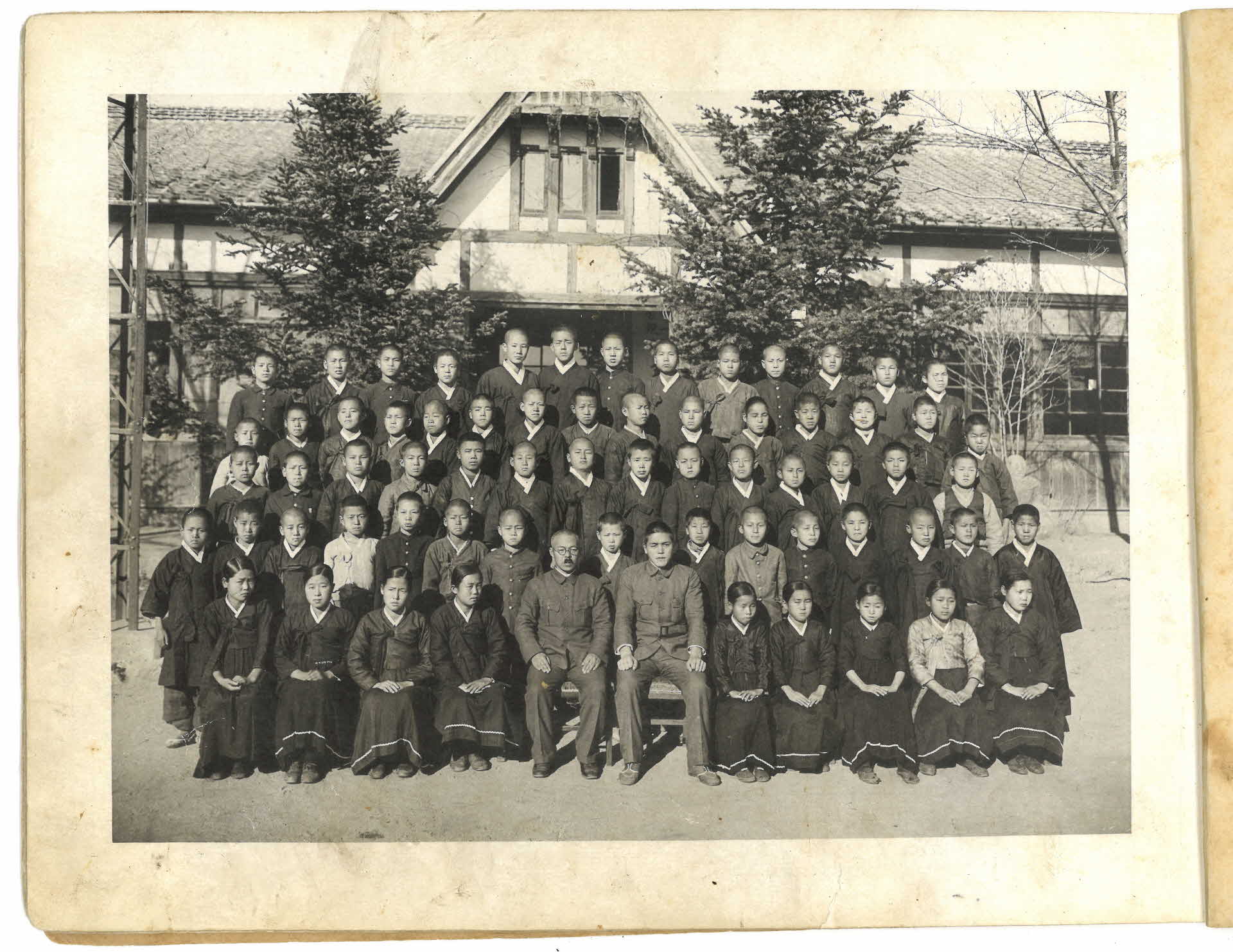 부석공립심상소학교(尋常小學校) 졸업기념 사진첩